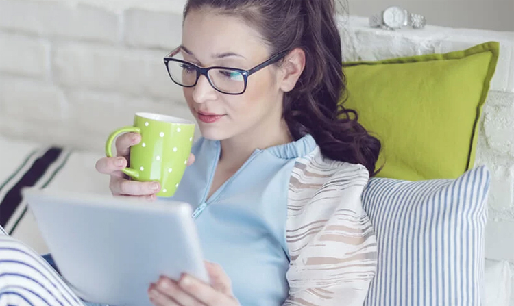 Константин Хабенский, Илон Маск и врачи, сражающиеся с пандемией: чьи биографии хотят прочитать россияне?