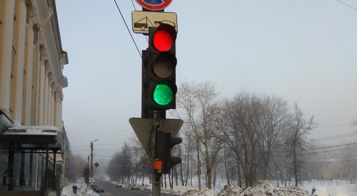 В Кирове устанавливают светофоры с видеокамерами и Wi-Fi