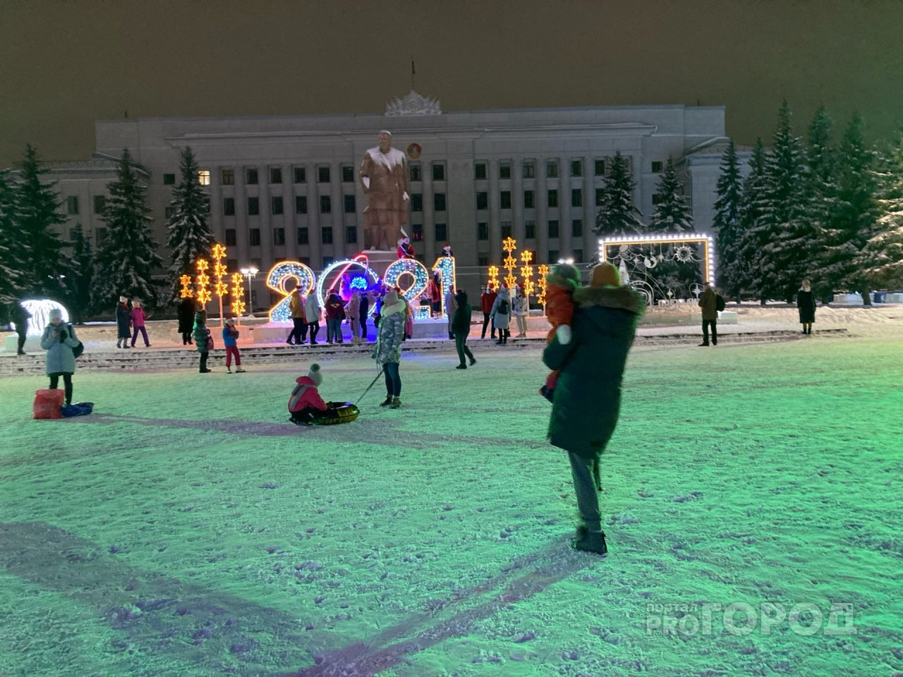 Температурные "качели" и много снега: прогноз погоды в Кирове на все новогодние выходные