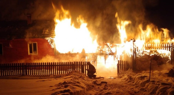 13 пожаров и 6 ДТП: что произошло в Кировской области в преддверии Нового года
