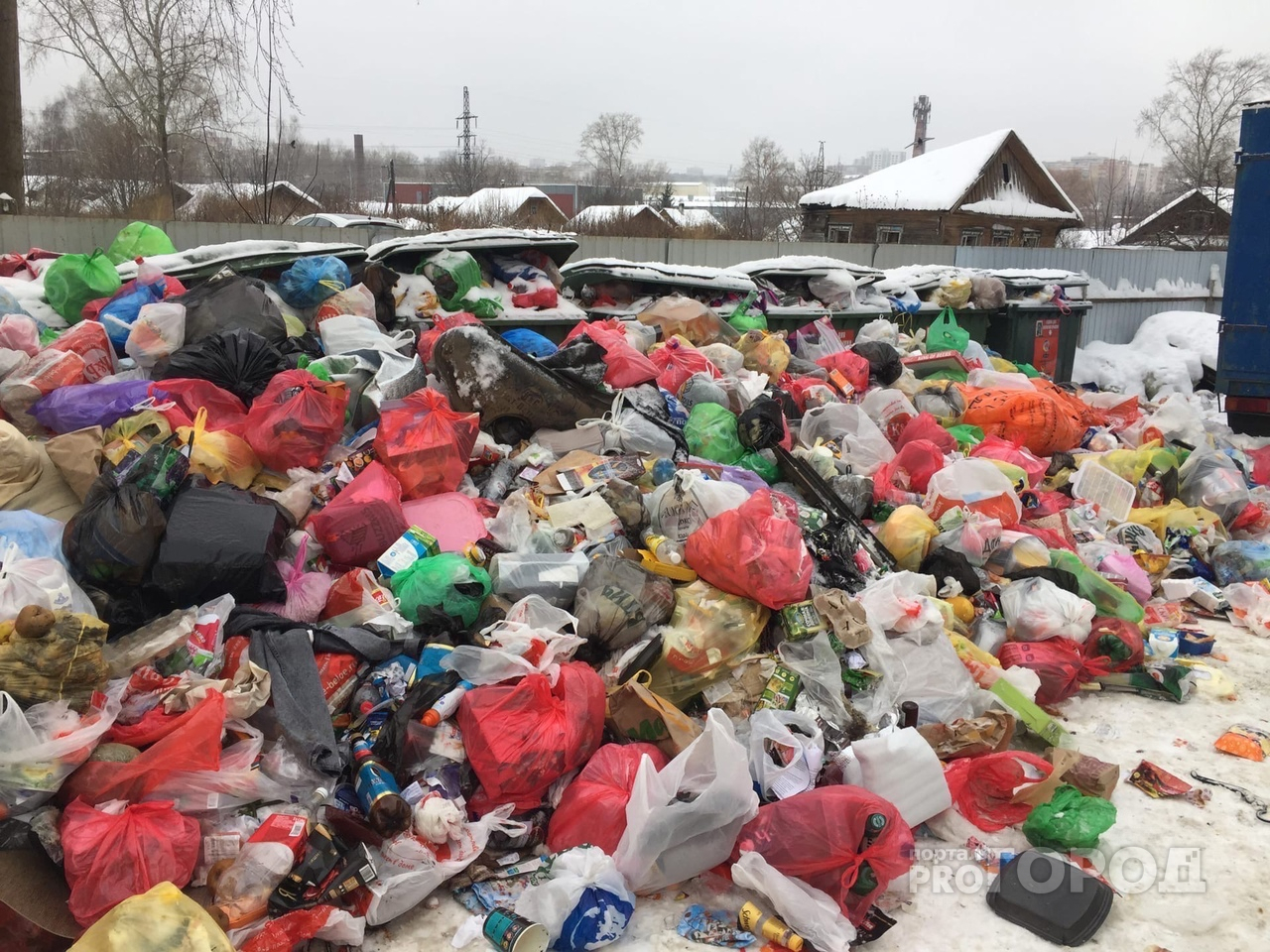 В правительстве объяснили коллапс в Кирове тем, что мусора стало больше