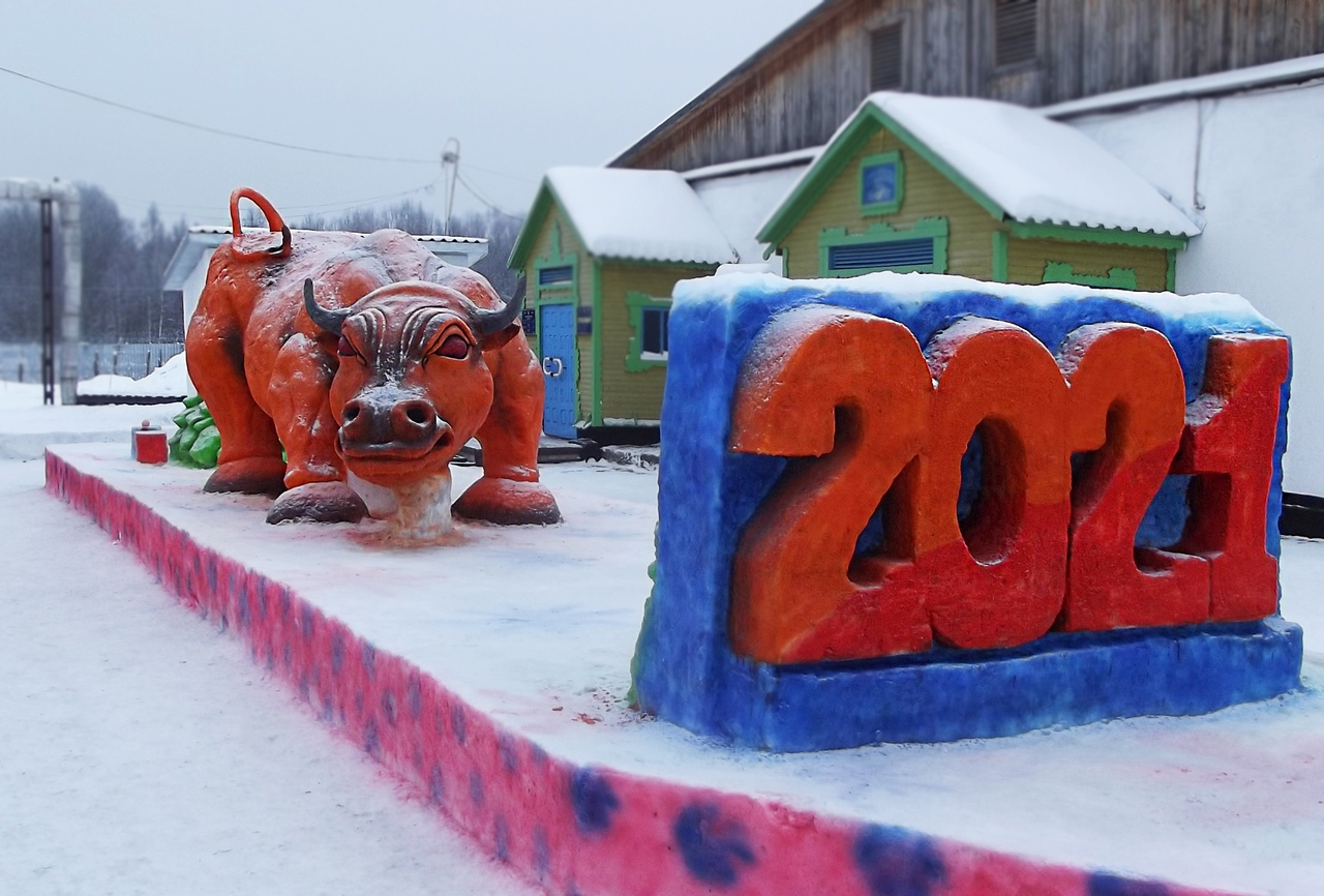 Кировские заключенные создали более 70  удивительных  фигур из снега