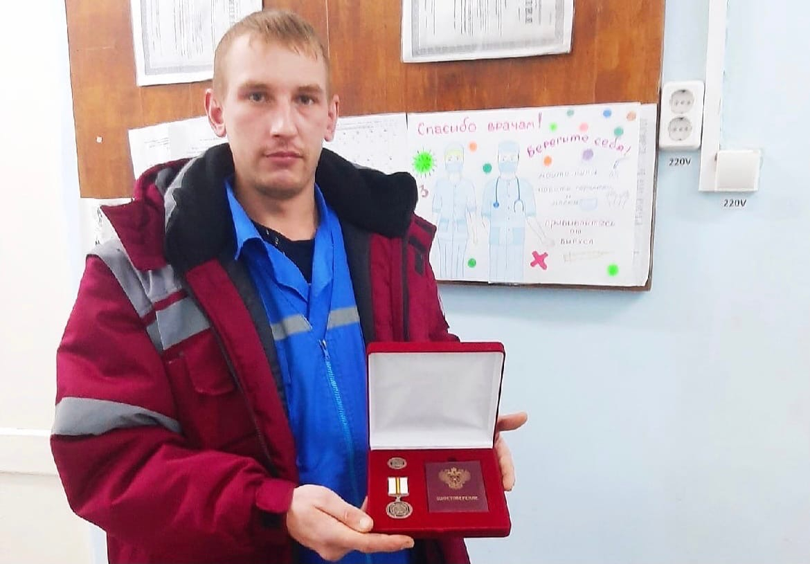 В Кирове фельдшер оказался генетическим близнецом человека, нуждающегося в операции