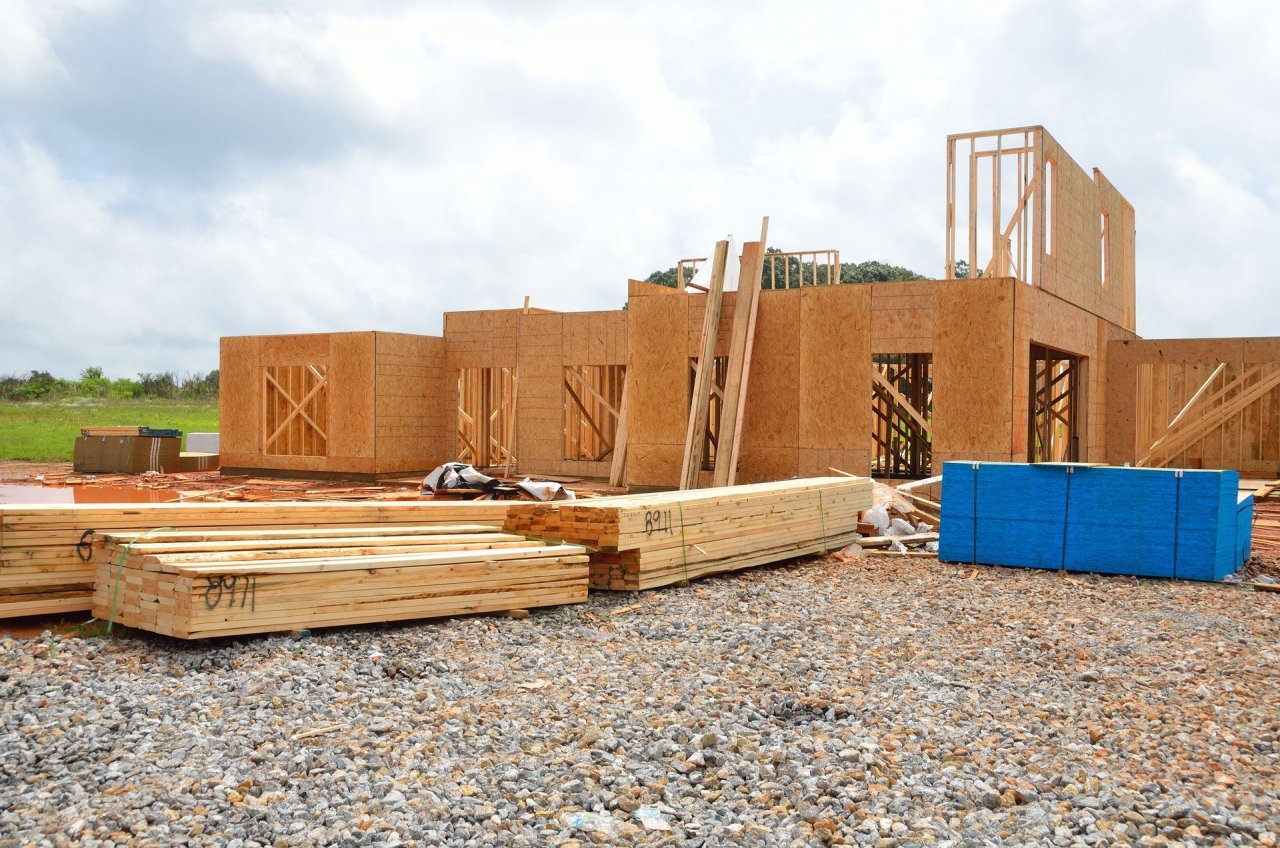 Как подготовиться к строительству нового дома до начала лета?