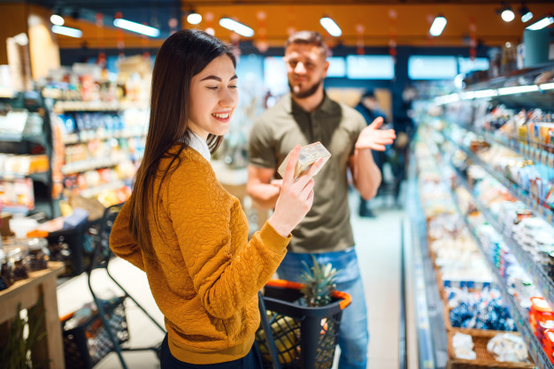 Россельхозбанк проанализировал гендерные различия в тратах мужчин и женщин