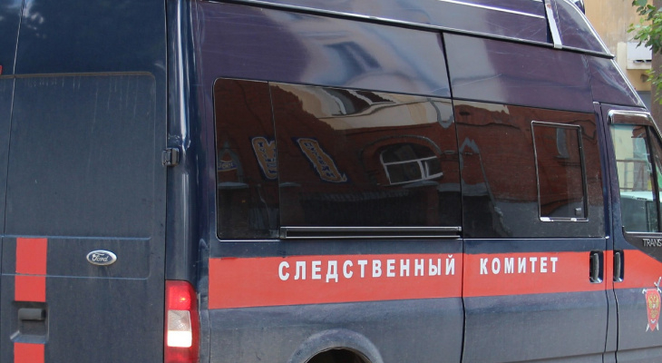 В Кирове в автомобиле нашли мертвую женщину: возбуждено уголовное дело