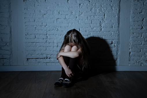 Житель Кировской области почти год избивал 11-летнюю дочь