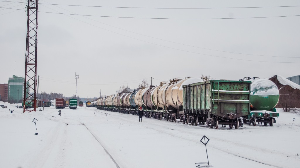 Задержаны подростки, которые раскладывали на рельсах разные предметы