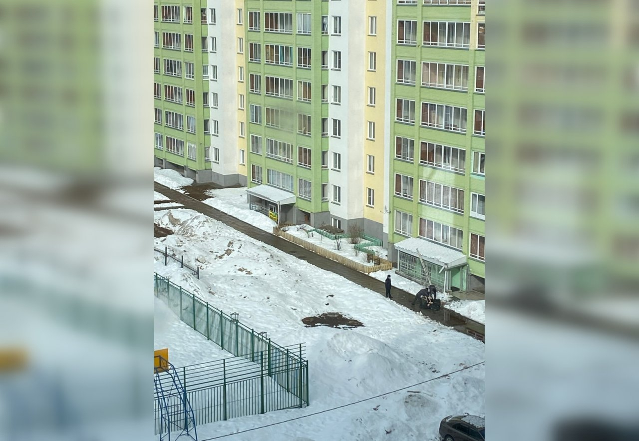 Что обсуждают в Кирове: падение из окна высотки и ЧП в спорткомплексе "Вересники"