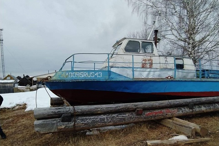 Во время половодья жителей поселка Кировской области будут возить на катере