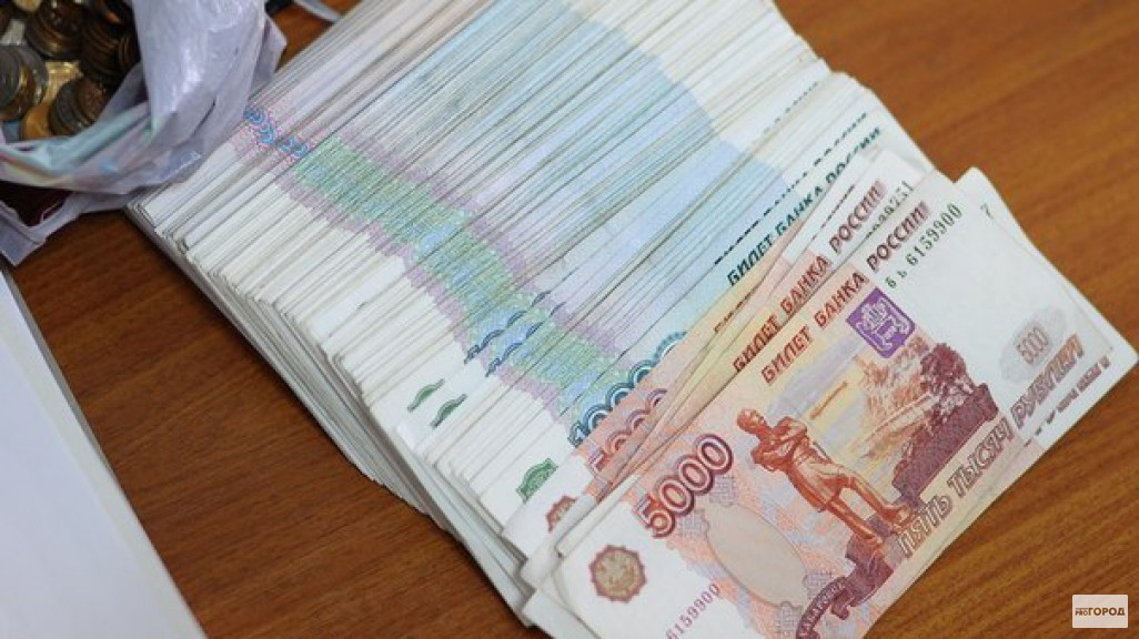 Главбух школы в Кировской области украла почти 3 млн рублей