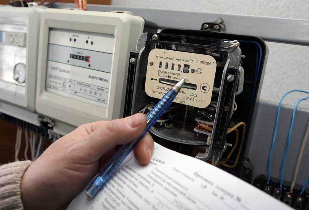 «ЭнергосбыТ Плюс» через суд требует предприятие-должника провести меры по самоограничению потребления электроэнергии