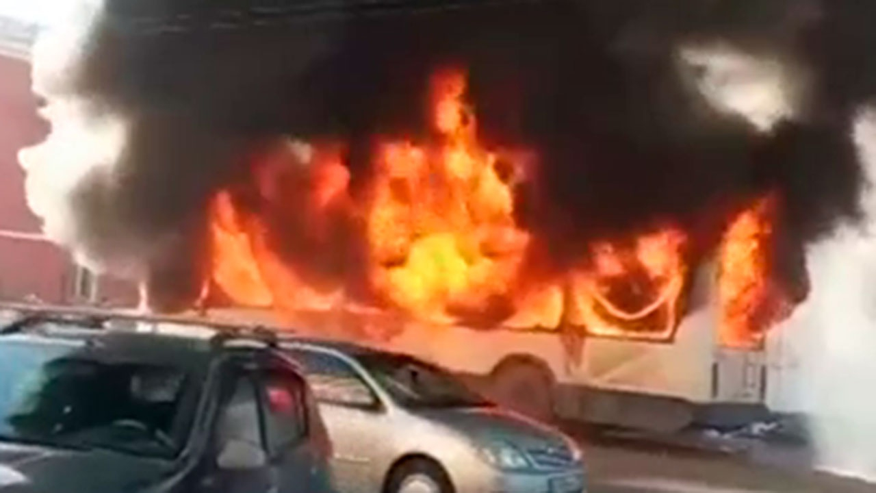 Глава АТП рассказал, почему загорелся троллейбус в Кирове