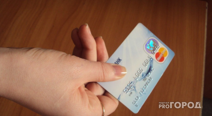 Работнице кировского бара грозит срок за хищение денег с карты посетителя