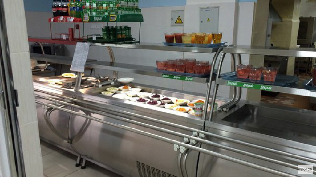 Эксперты определили, что в Кировской области продают самые дешевые сосиски в тесте