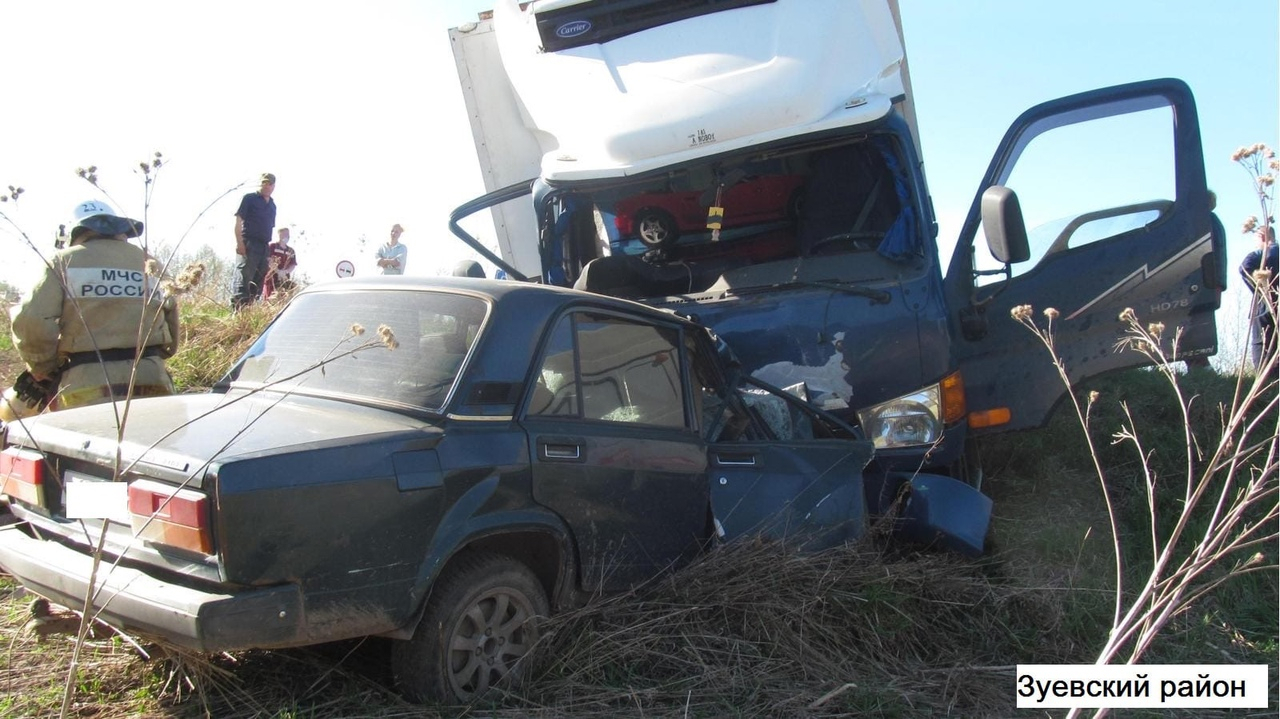 В Зуевском районе погиб мужчина в ДТП с грузовым фургоном