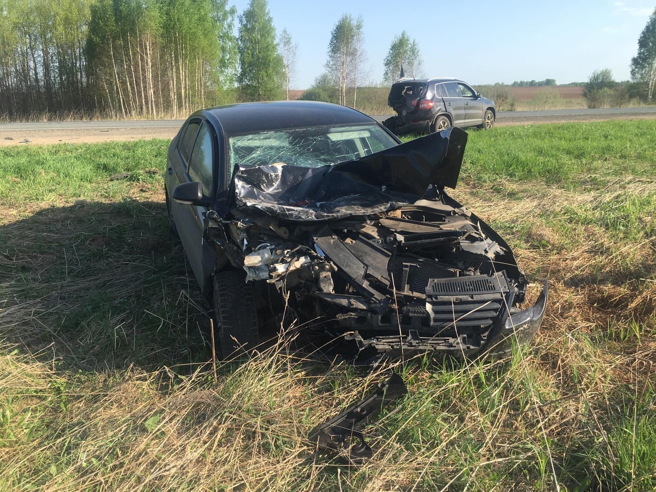 В Кировской области в ДТП на трассе пострадали мужчина и двое детей