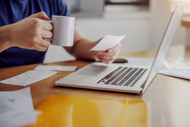 «ЭнергосбыТ Плюс» просит юрлиц вовремя передавать показания приборов учета ГВС