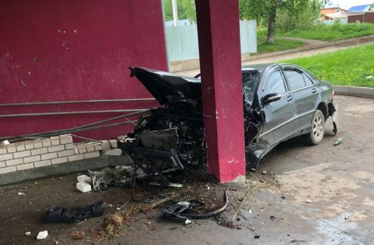 В машине на момент удара находились пассажиры: новые подробности ДТП в Кировской области
