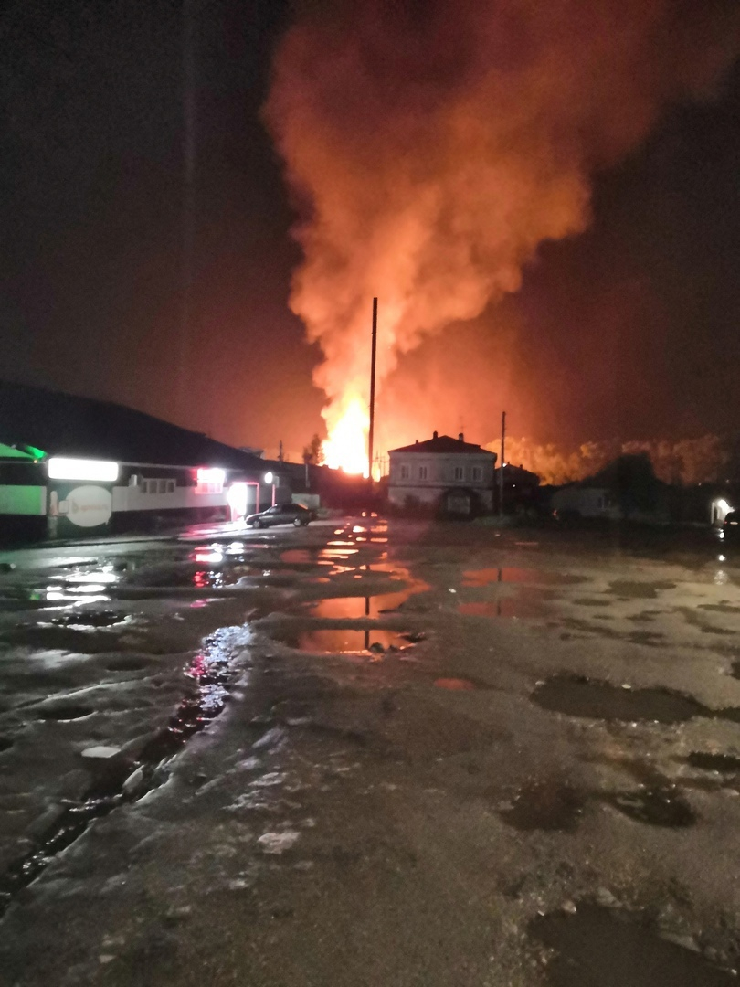 В Кировской области от удара молнии загорелось здание техникума
