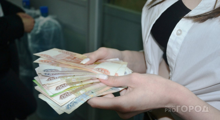 20-летняя кировчанка лишилась 700 тысяч рублей, поверив мошеннику