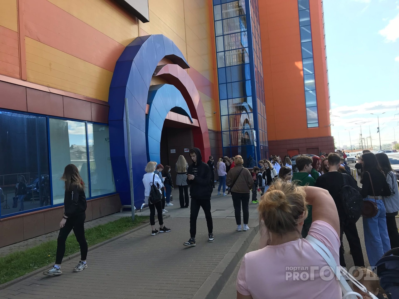 В Кирове из ТЦ «Jam Молл» эвакуировали всех посетителей