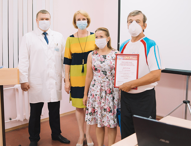 Кировская семья доноров сдала кровь 376 раз