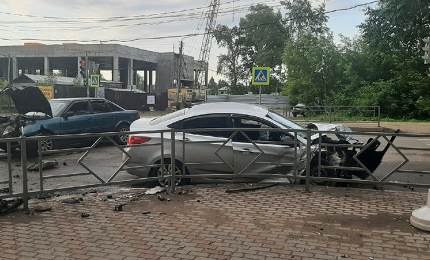 Семь человек пострадали в ночном ДТП в Кирове