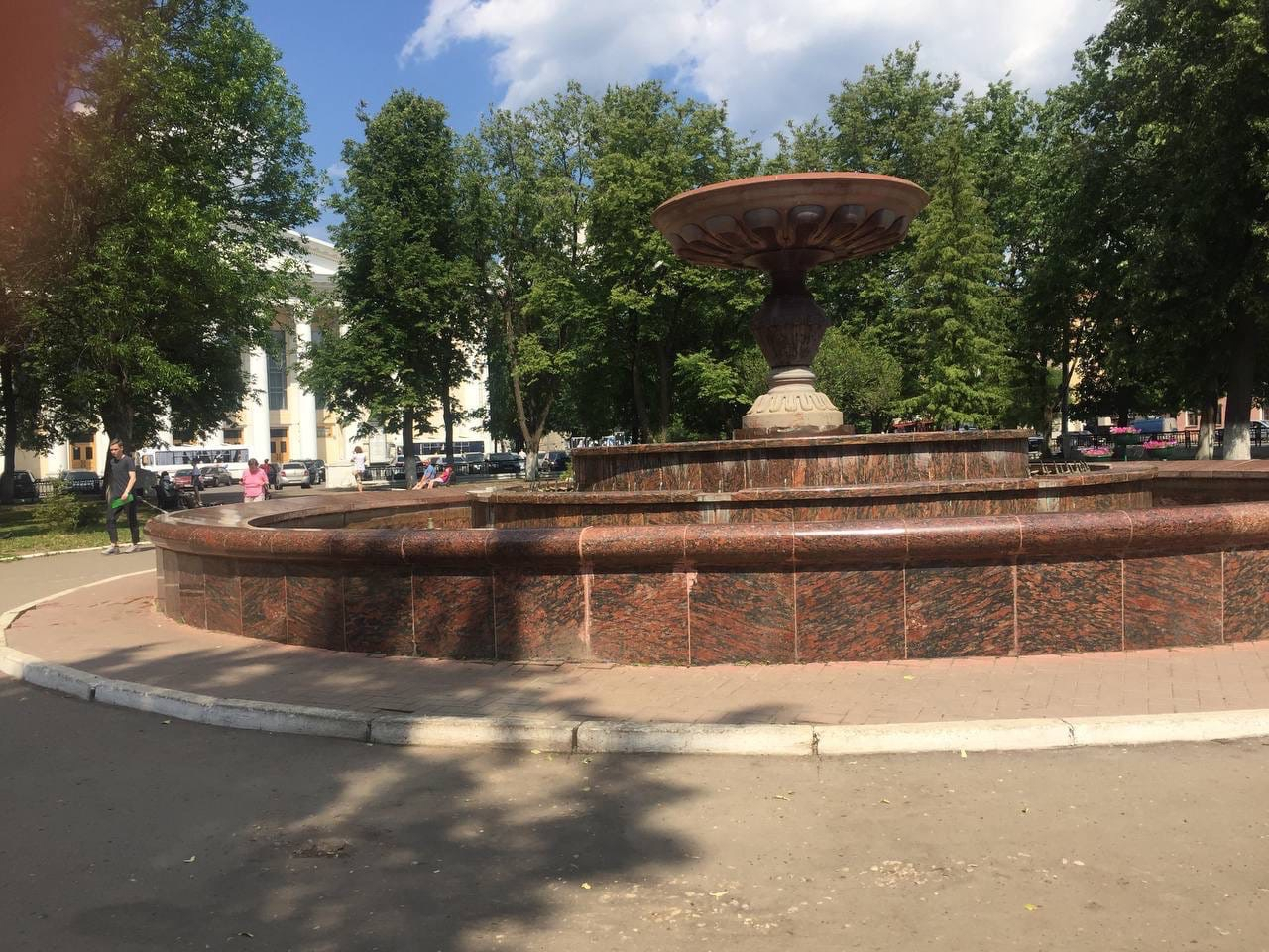 В мэрии рассказали, почему не работает фонтан на Театральной площади