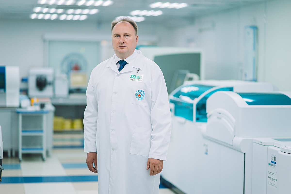 В кировской областной больнице ежедневно исследуют 700 тестов на коронавирус
