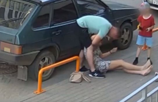 В Кирове нашли мужчину, ударившего женщину на улице