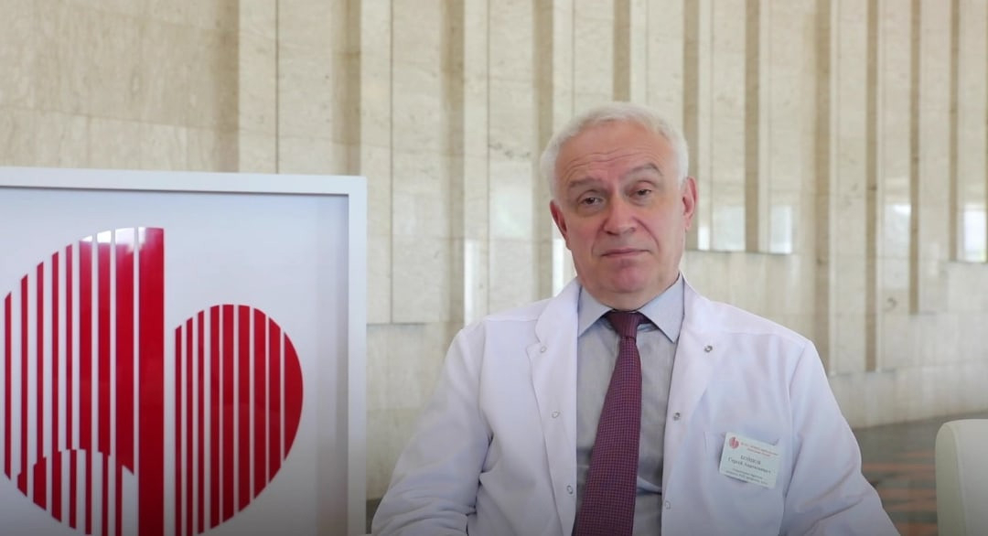 Кардиолог развеял мифы о вакцинации против COVID-19 людей с болезнями сердца