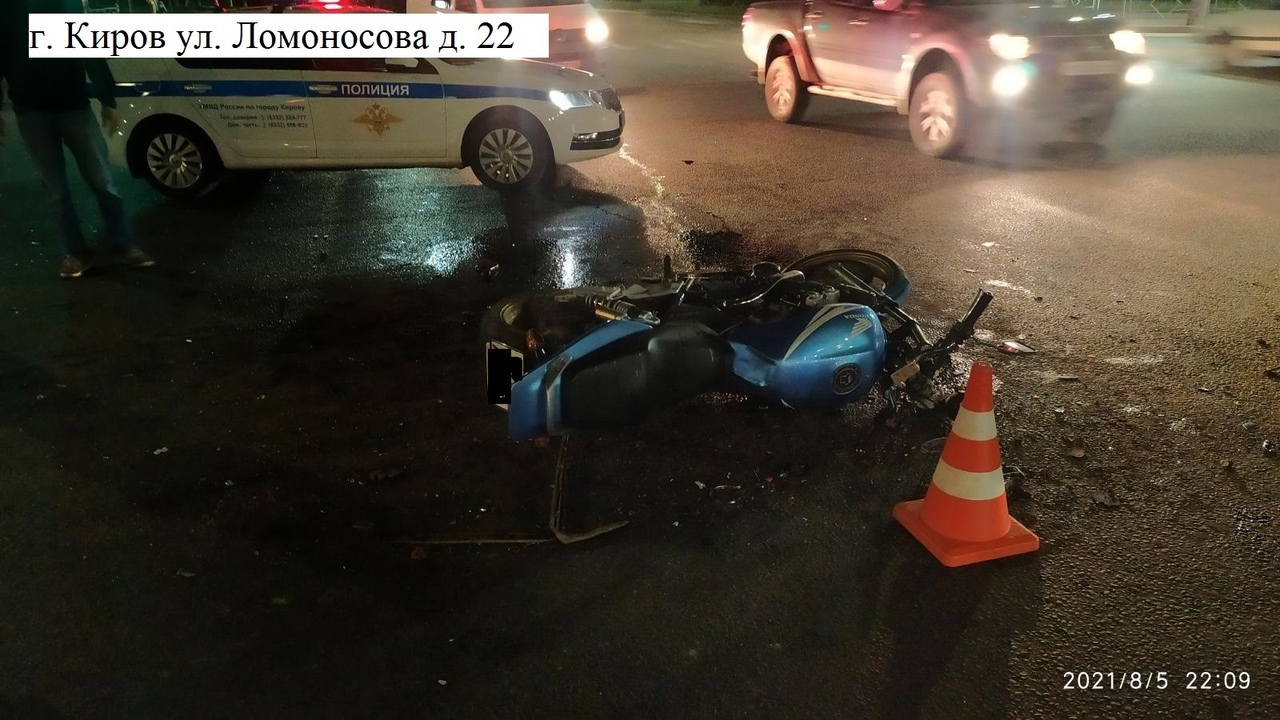 В Кирове водитель иномарки не пропустил мотоциклиста: на месте работала реанимация