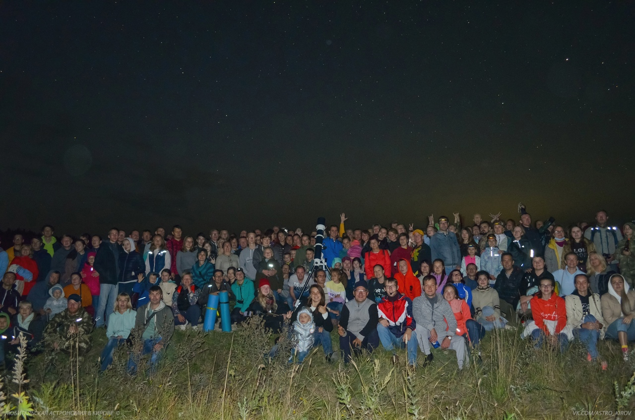 Десятки кировчан выехали за город, чтобы наблюдать за метеорными потоками