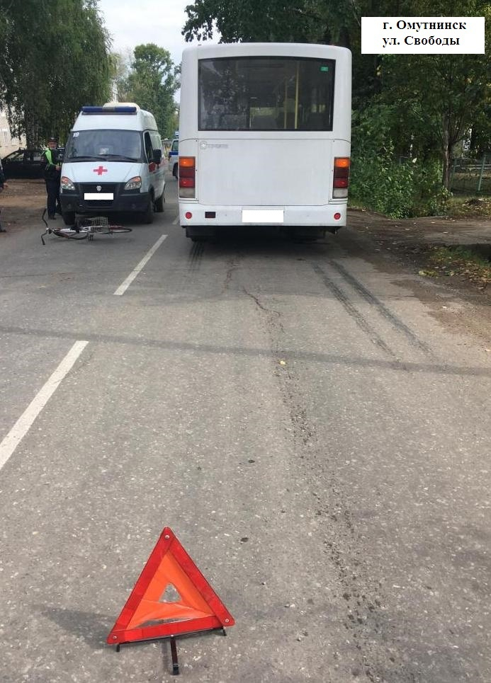 В Кировской области на мальчика наехал автобус