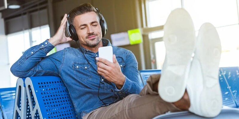 Tele2 отмечает 30-летие мобильной связи в России