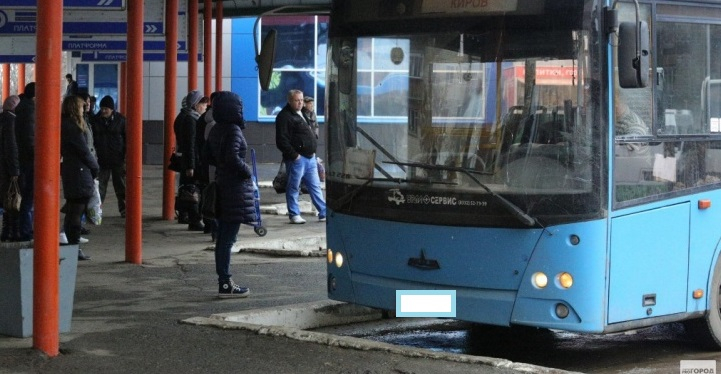 В Кирове детей высадили из автобуса: прокуратура проведет проверку