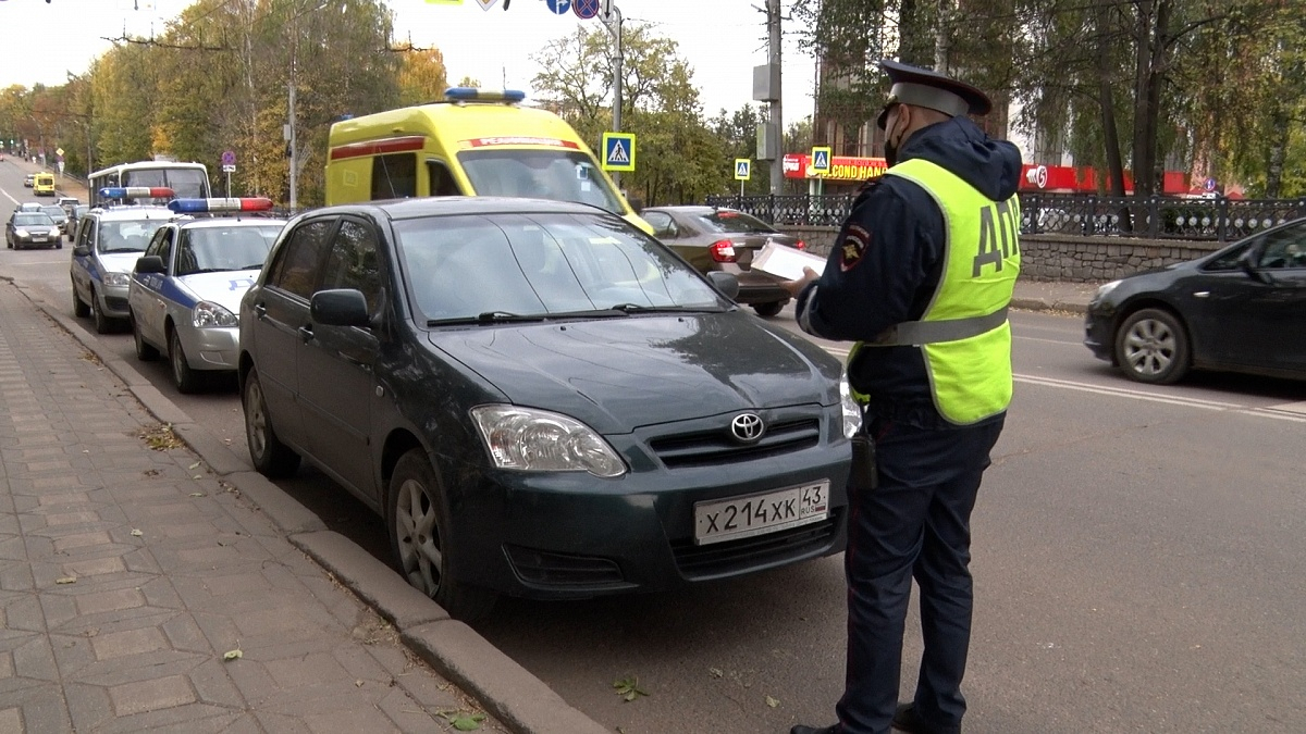 В Кирове будут перемещать машины, мешающие уборке улиц
