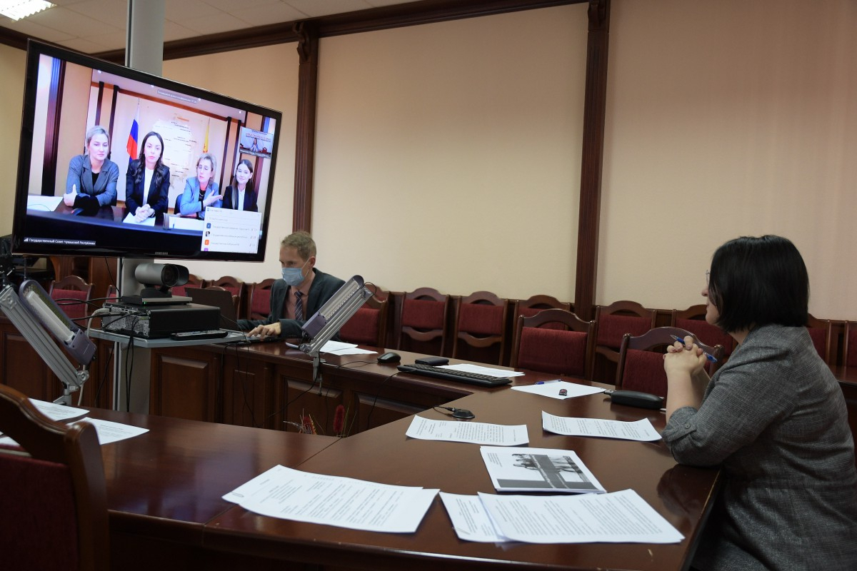 Вице-спикер ОЗС провела дискуссию женщин-депутатов ПФО
