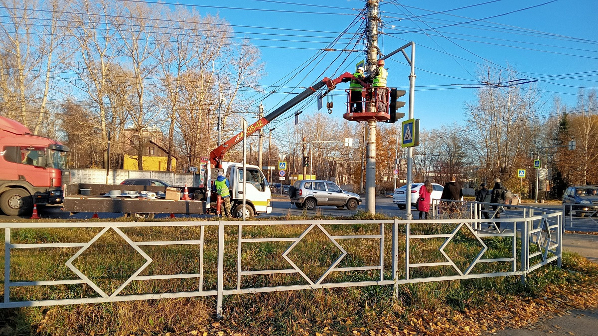 В Кирове на улице Щорса установили новый светофор