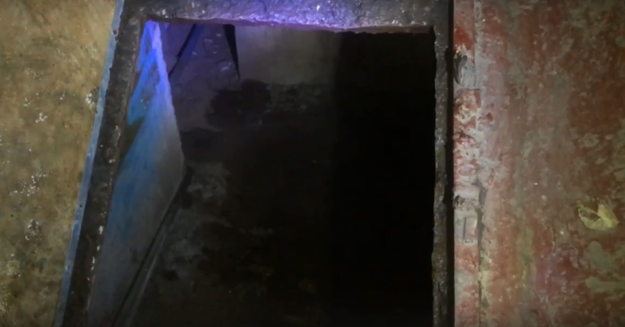 «Живем как в бане»: кировчане страдают от последствий аварии в подвале дома