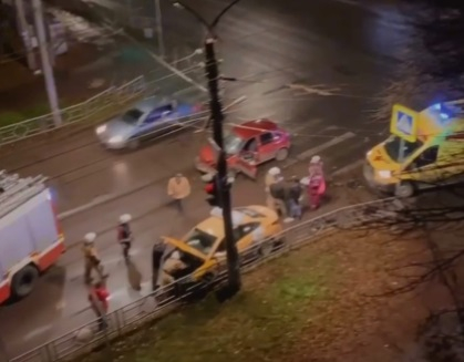 Что обсуждают в Кирове: аварию с пострадавшими и закрытие местного телеканала