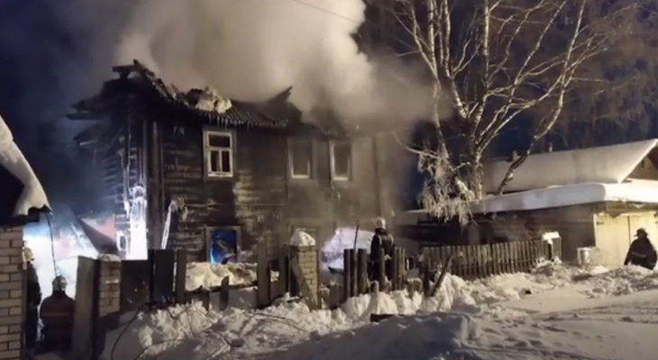В резонансном пожаре с четырьмя погибшими детьми в Кирове обвинили электрика