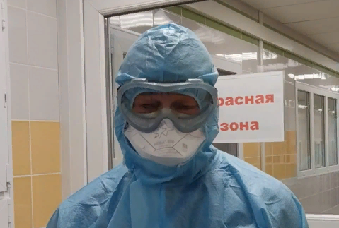 Врач из инфекционной больницы Кирова записал видеообращение