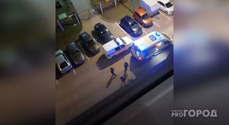 Фото к статье: В Кирове женщина выпала из окна и разбилась насмерть