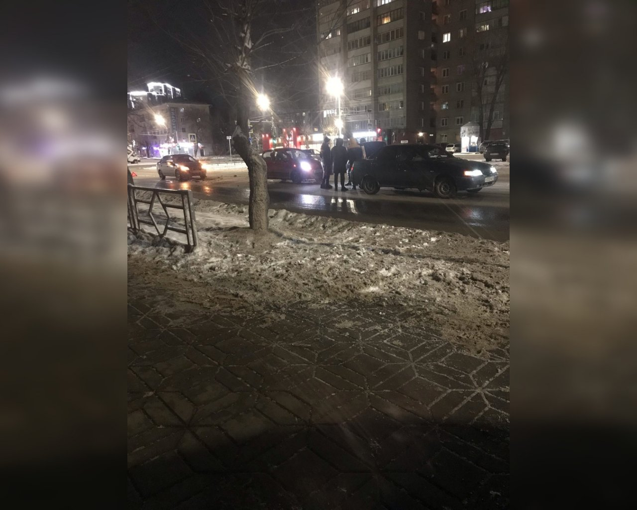В центре Кирова столкнулись три машины
