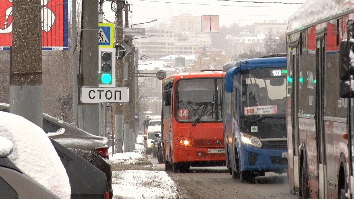 Работа светофоров в Кирове постепенно налаживается