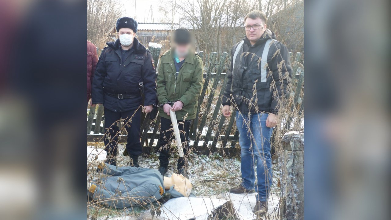 В Кировской области около дома нашли тело мужчины с пробитой головой