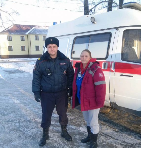 В Кировской области полицейский принял роды в машине по дороге в роддом