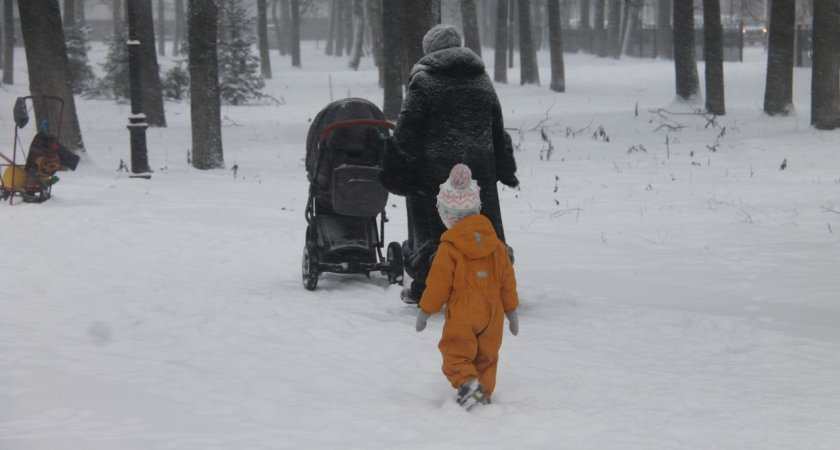 Детские выплаты и пособия для беременных в Кировской области: полный список и размер